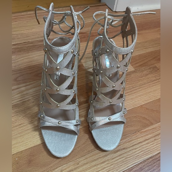 Audrey Brooke gold high heels size 10 - Picture 3 of 4